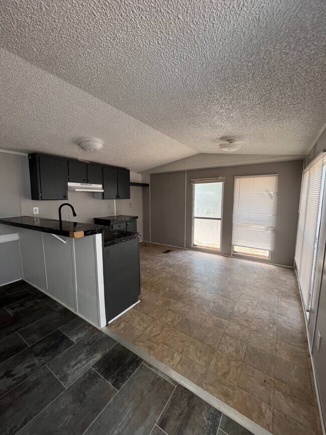 109 Embert Ln