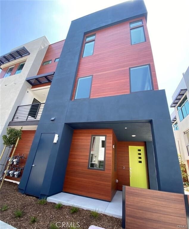 Photo - 402 Transport