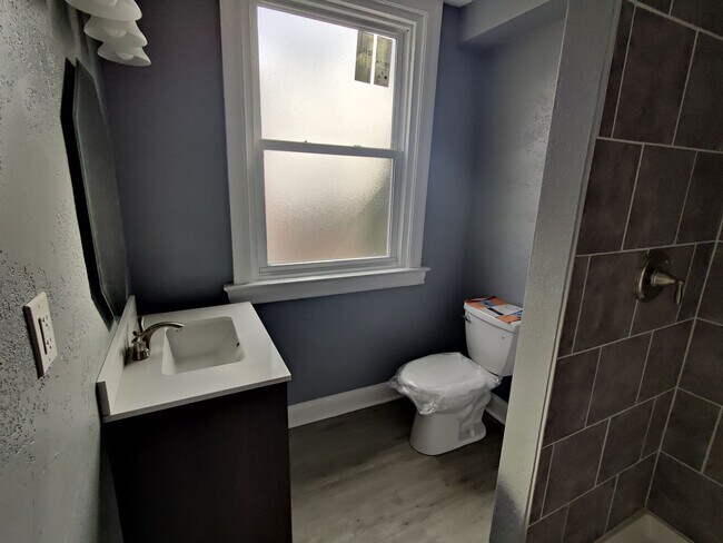 Photo - 121 Cohassett St Unidad Apt. #2
