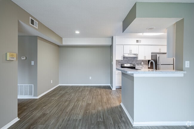 2BR, 1BA - 848SF - Manhattan - Dining Room