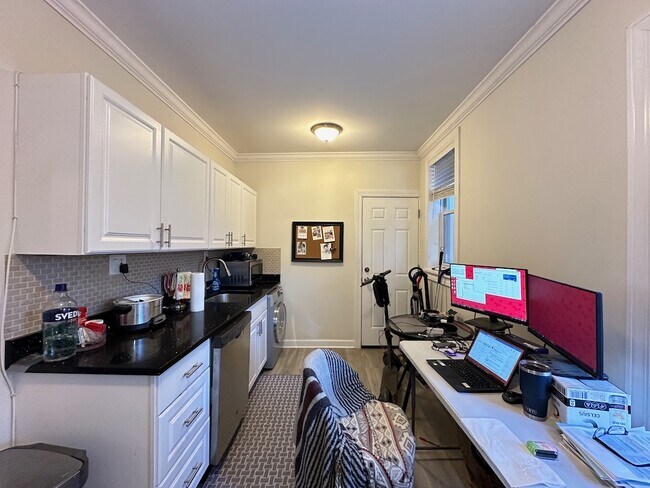 Photo - 648.5 W Roscoe St Unit N2