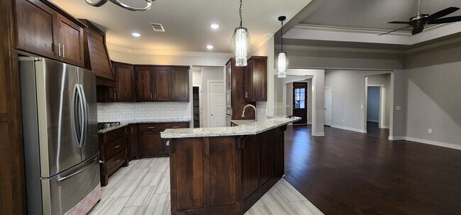 Photo - 3200 SW Hazelnut Ave