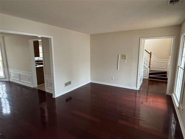 Photo - 875 Eagle Creek Dr NW