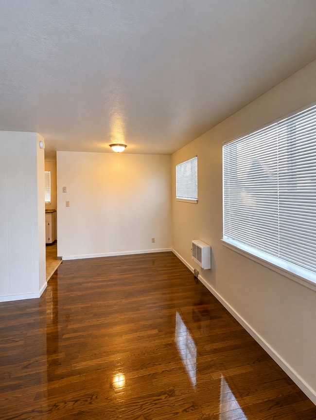 302-304 W Court St Unit 304