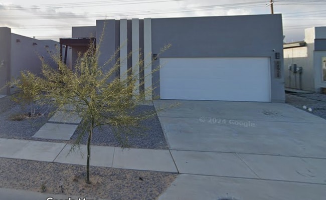 Building Photo - 14928 John McNeely Ave