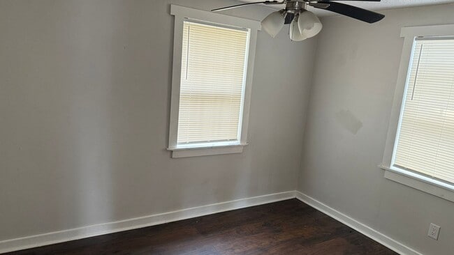 Photo - 2100 Patch St