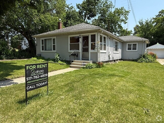 Building Photo - 529 Steward Ave Unit Apt #3