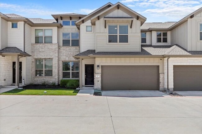Photo - 2500 Forest Creek Dr Unidad 703 Rental