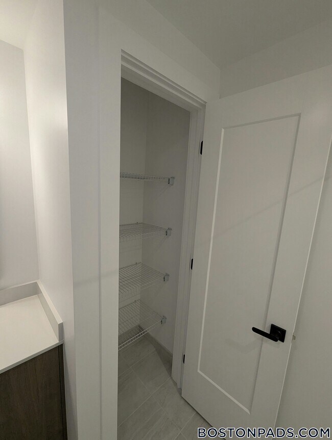 Photo - 199 Gardner St Unidad 409