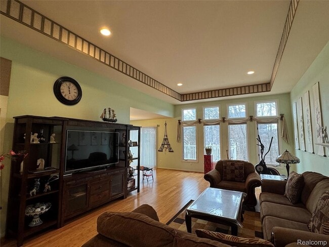 40342 Riverbend Dr