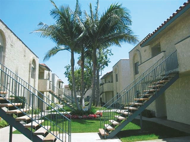 Villa Tuscany Apartments
