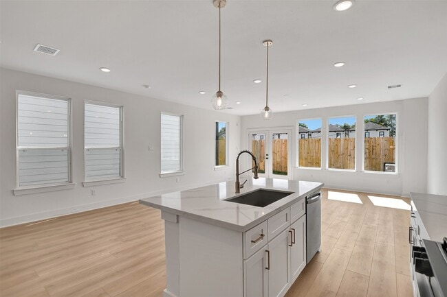 Photo - 3628 Amos St