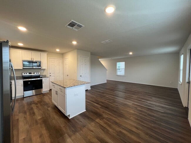 Photo - Stunning 4 bdrm Two-Story in  NBTX