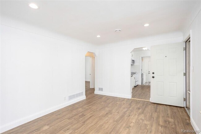 Photo - 18261 Brentwood St