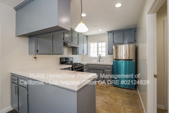 Photo - 980 W Battery St