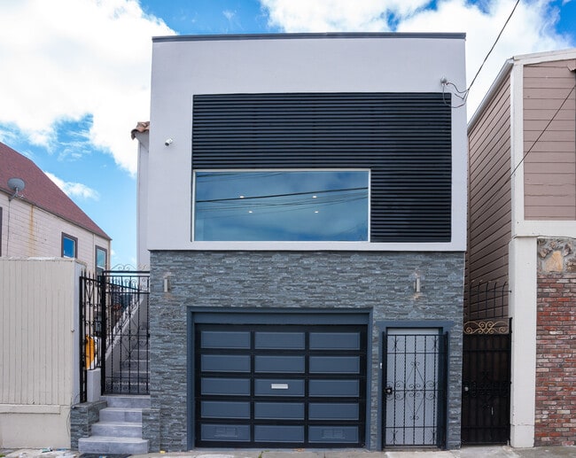 Building Photo - 1461 Thomas Ave Rental