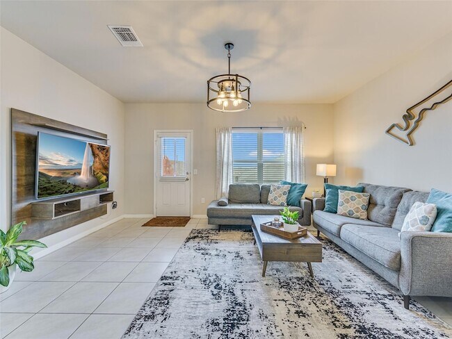 6712 Bishop Pass