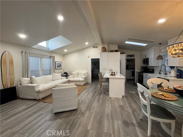 Building Photo - 21851 Newland St