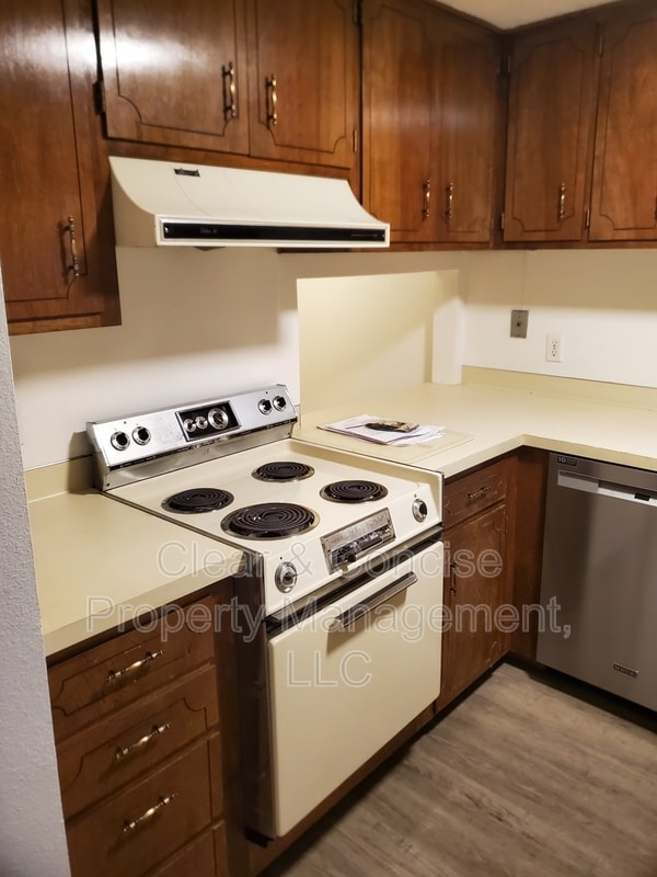 Photo - 2671 Woodstone Pl