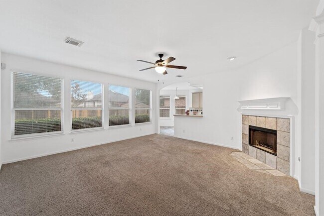 Photo - 1608 Courtney Ln