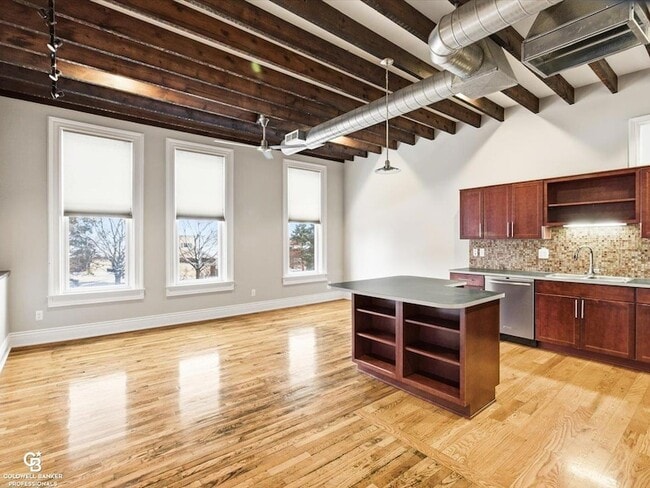 Photo - 804b Lapeer Ave