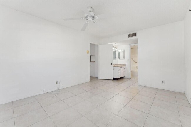 Photo - 706 SE 2nd Ave Unit 430