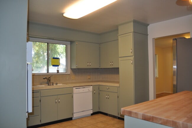 Photo - 786 Portal Drive