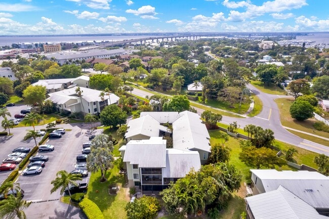 Photo - 800 NW Fork Rd Unidad 10-11