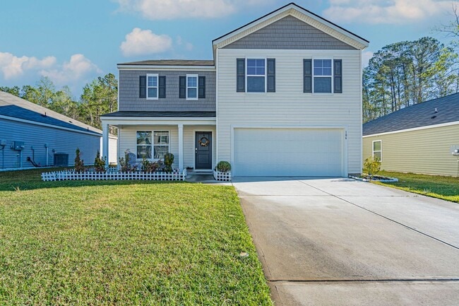 Spacious 4 bed, 2.5 bath Home with Neighbo... - Spacious 4 bed, 2.5 bath Home with Neighbo...