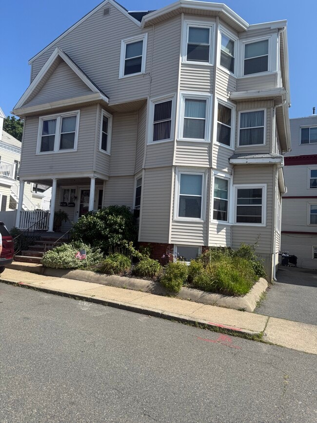 Building Photo - 34 Ocean Ter Unit Ocean Terr Lynn Ma Rental