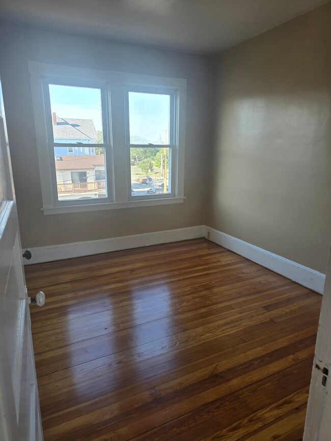 Photo - 373 Bolton St Unidad 2