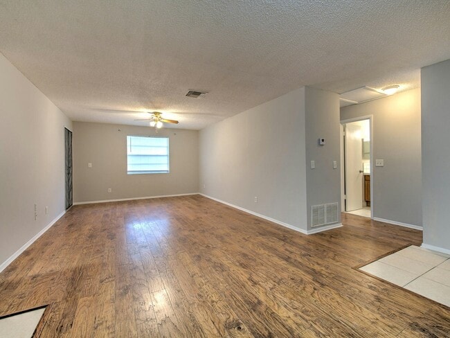 Photo - 230 Berry Tree Pl