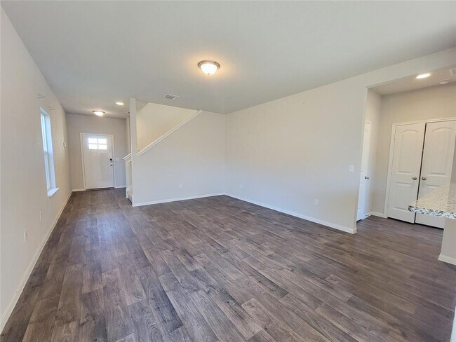 Photo - 13925 Heywood Dr