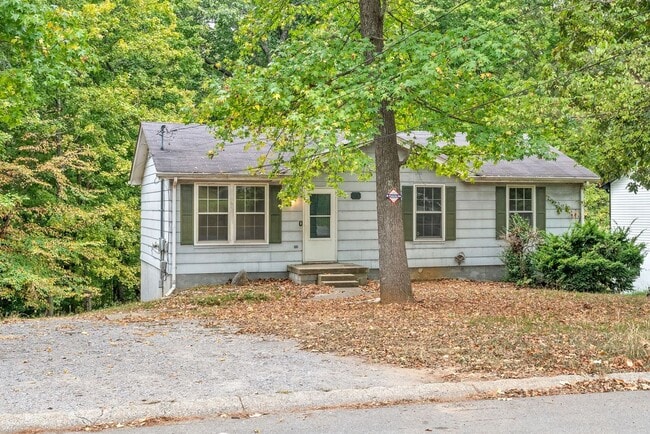 Photo - 3 Bedroom Home on Wooded Lot For Rent!