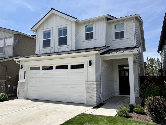 Building Photo - Fantastic 3 BR in Petrosa with mountain views and tons of amenities!