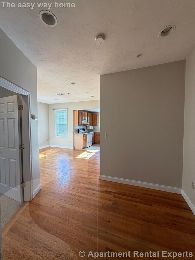 Photo - 466 Green St Unidad #9