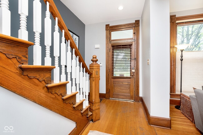 Photo - 219 E 11th St