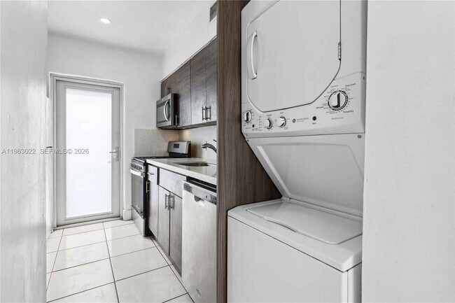 Photo - 732 82nd St