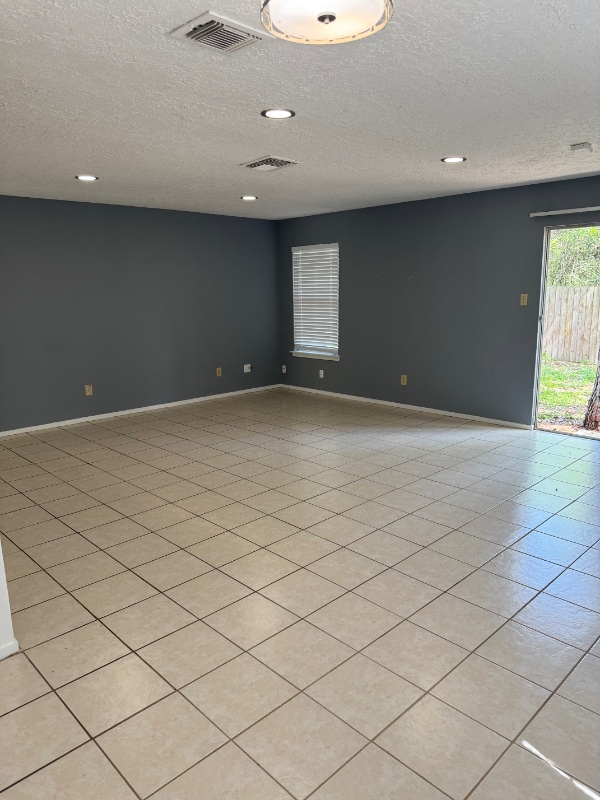 Photo - 10 N Circlewood Glen