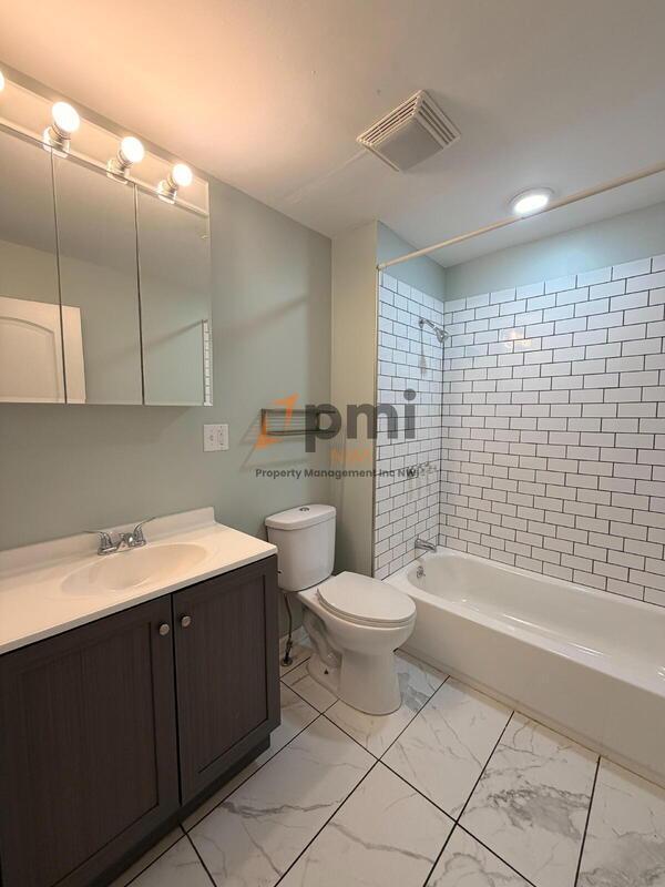 Photo - 422 Hoyt St Unit 1