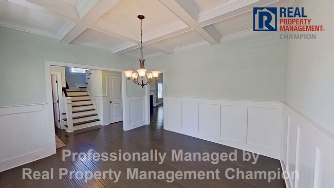 Photo - Spacious Executive Home with Open Floorpla...