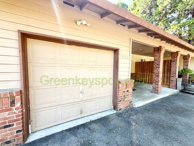 Photo - 1032 SW Halsey St