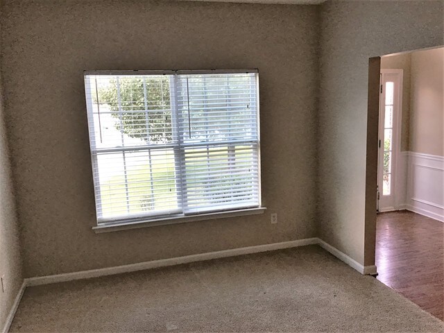 Photo - 1450 Grey Rock Way