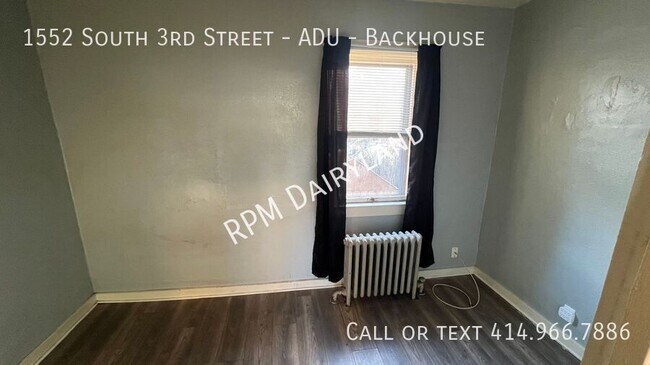 Photo - 1552 S 3rd St Unit ADU - Backhouse