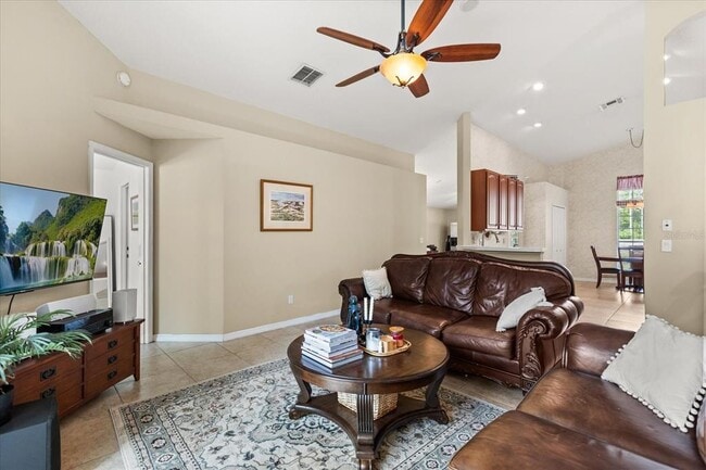 Photo - 805 Lewis Pl