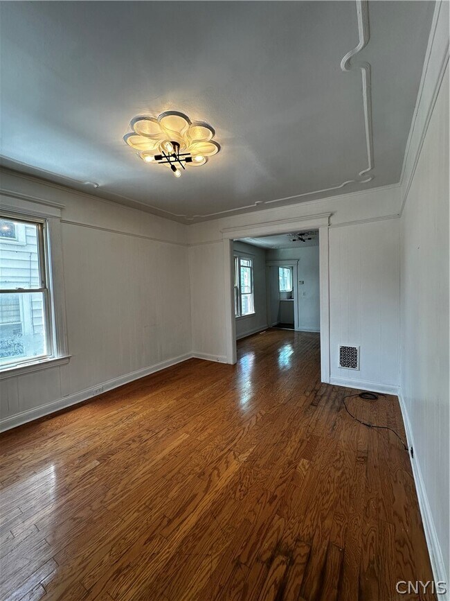 113 E Brighton Ave