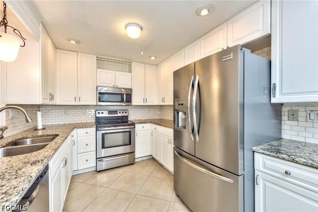 Photo - 1495 Cranville Square