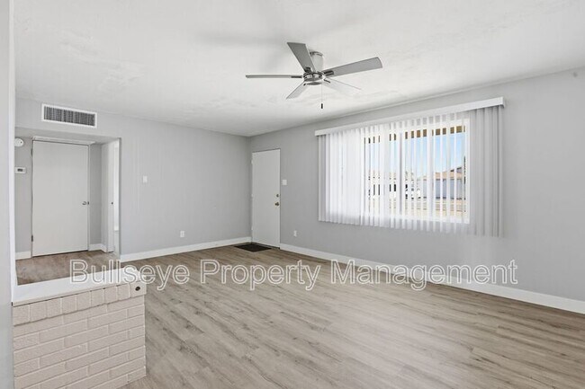 Photo - 1102 N 28th Pl