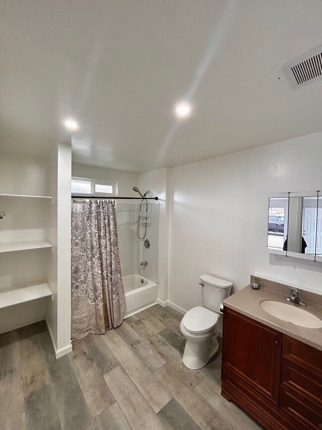 Bathroom - 105 N Curry St