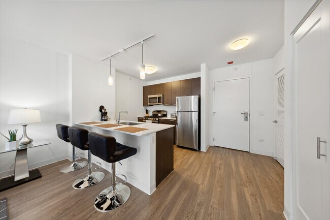 Photo - 637 N Wells St Unit ID1047174P